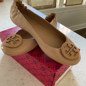 Tory Burch Minnie flats in Sand